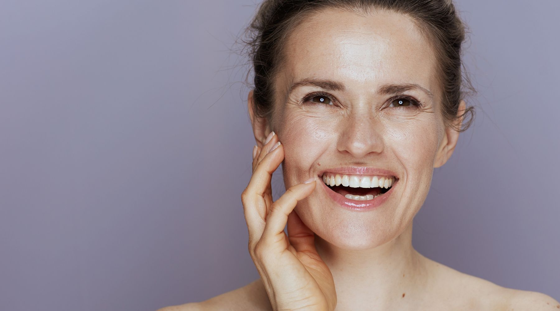 Smiling woman linking to marine collagen information